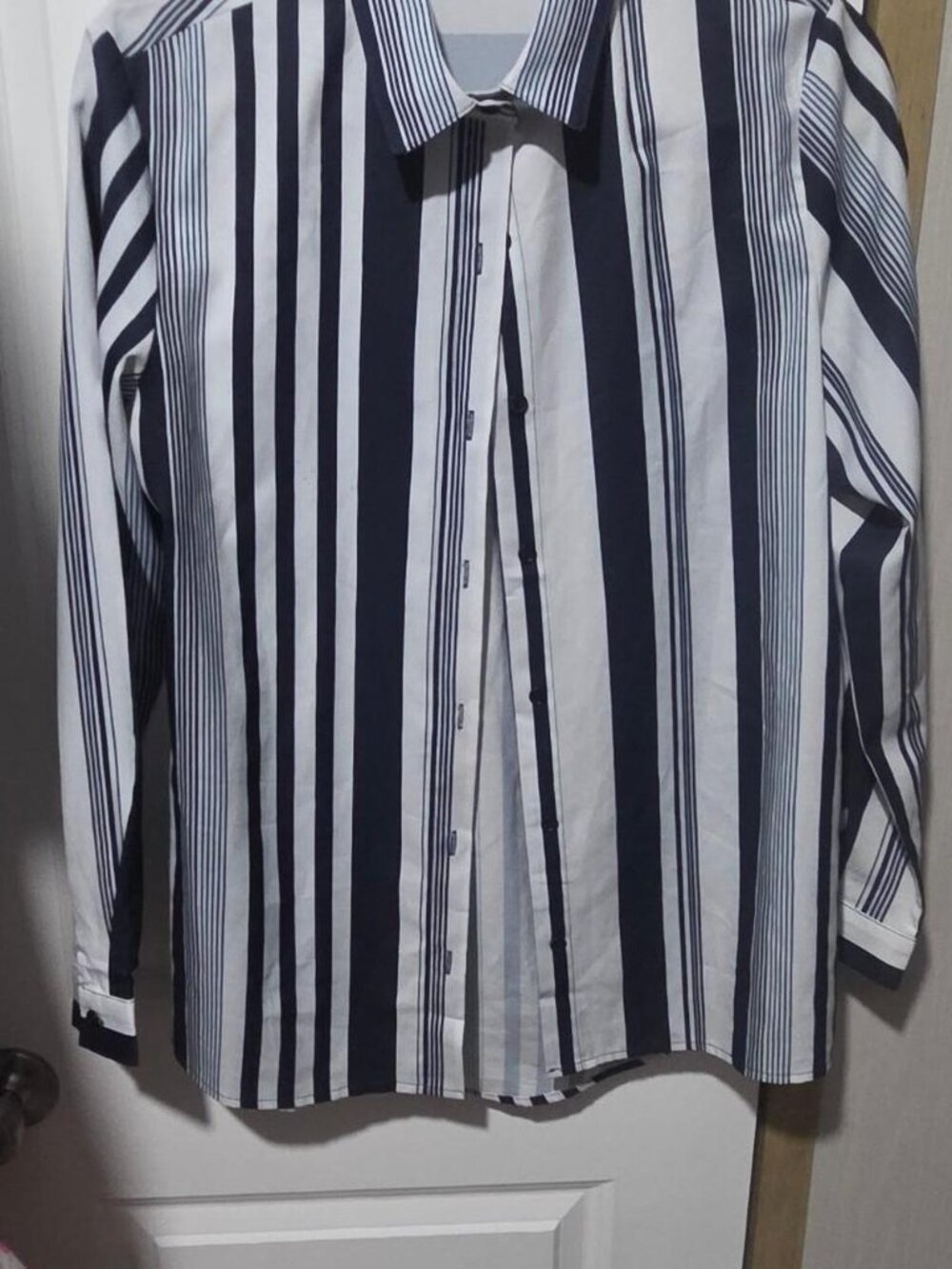 white and black striped button up shirt #striped #menswear